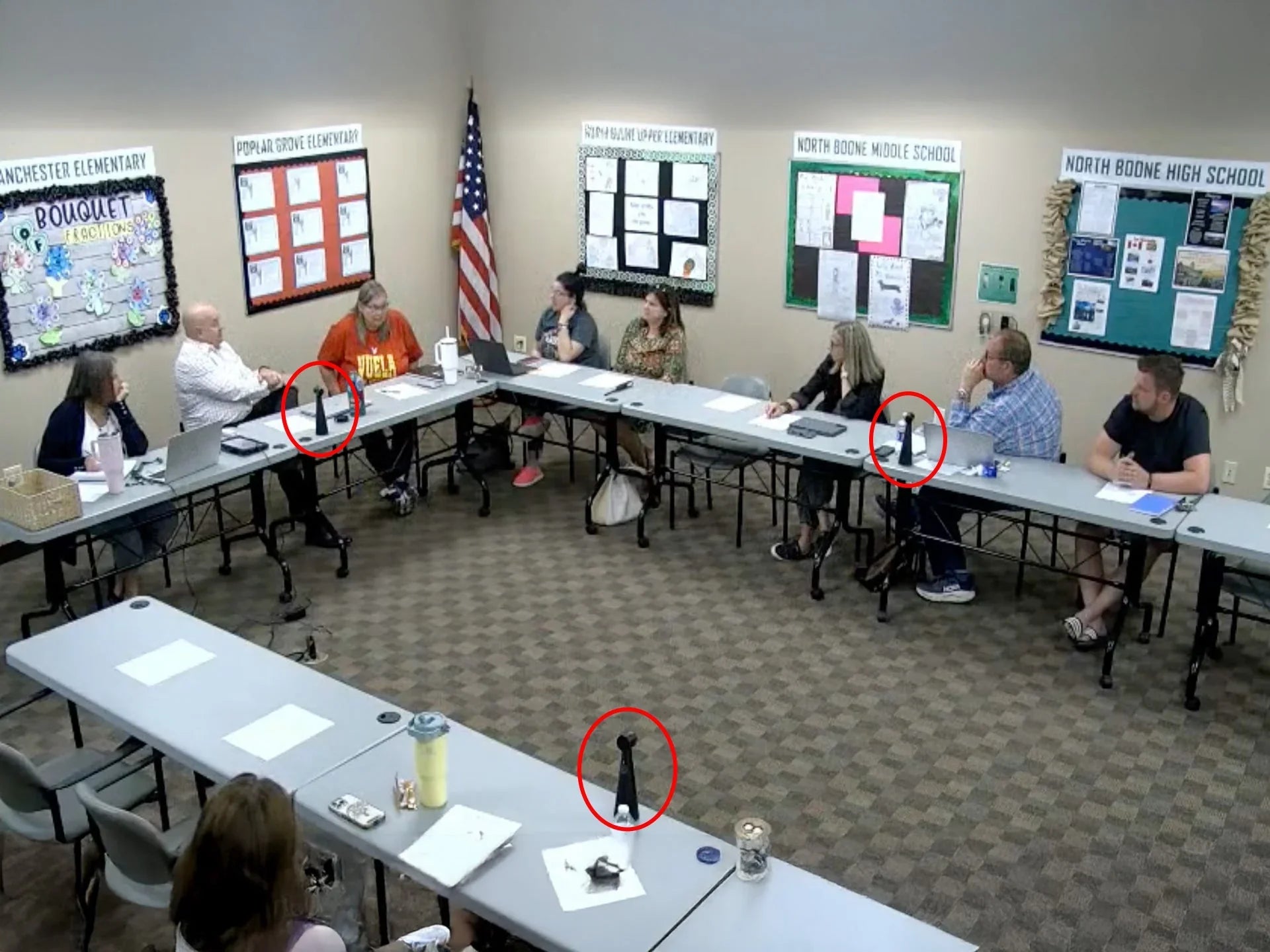 North Boone School District × VOCAL HUB: Zuverlässiges kabelloses Audio für Board-Sitzungen